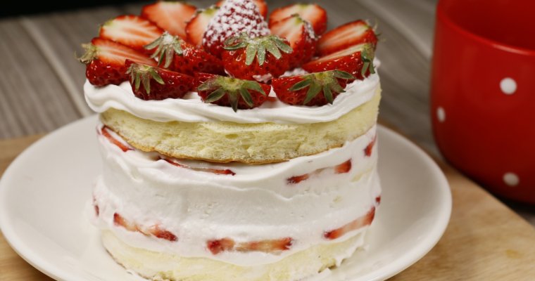 Strawberry Lemon Layer Cake With Mascarpone