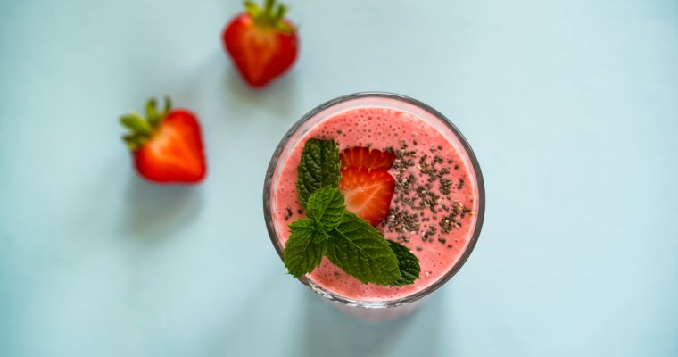 Spirulina And The Glowing Skin Berry Smoothie