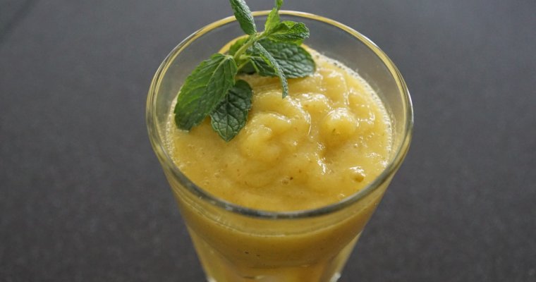 Gut Healing Pineapple Banana Smoothie