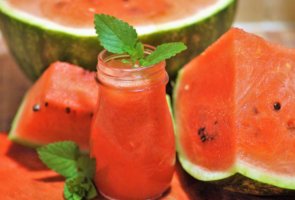 detox with watermelon and cucumber smoothie