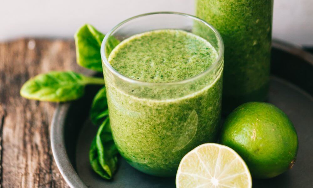 glowing green smoothie for acne