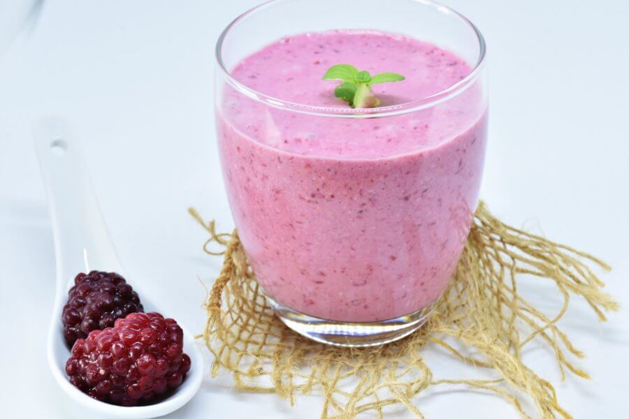 gut healthy raspberry smoothie
