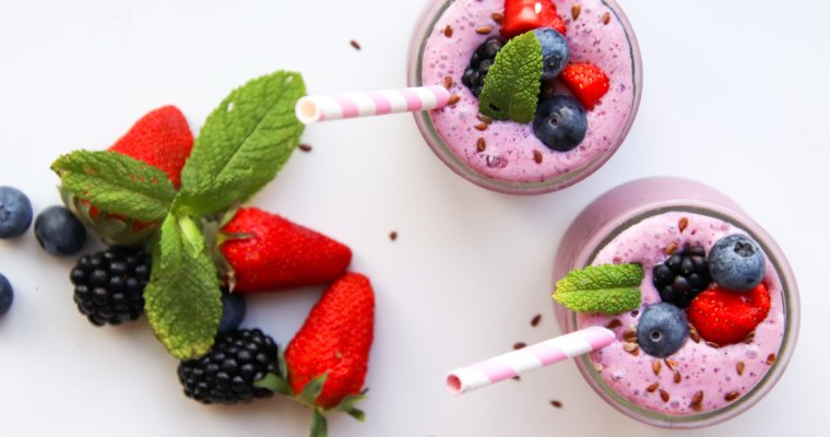 Peanut Butter and Jelly Berry Smoothie for Weight Loss