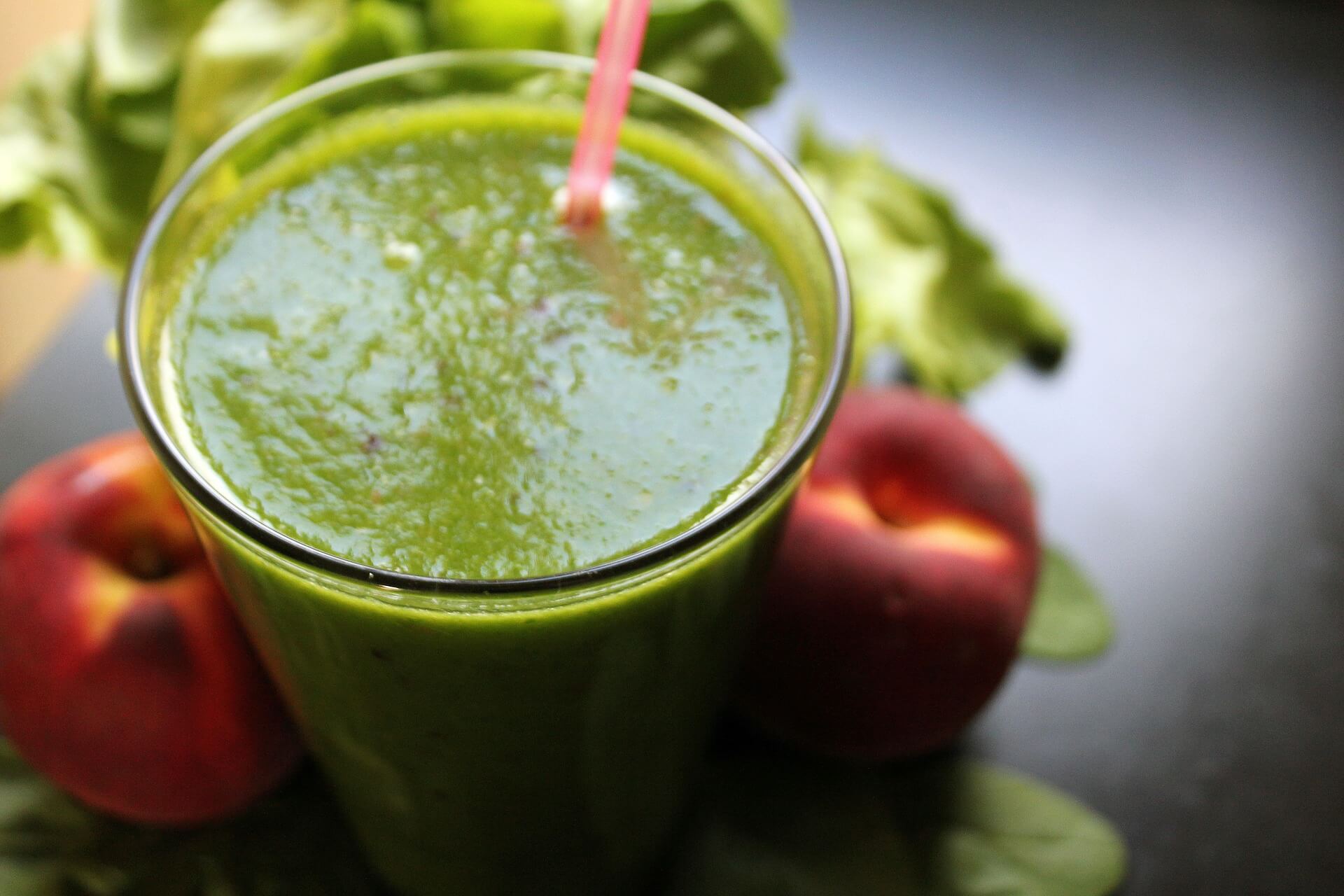 detox with a spinach and peach smoothie