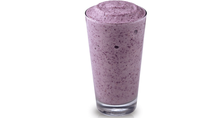Berries and Yogurt Cleansing Smoothie to Relieve Constipation