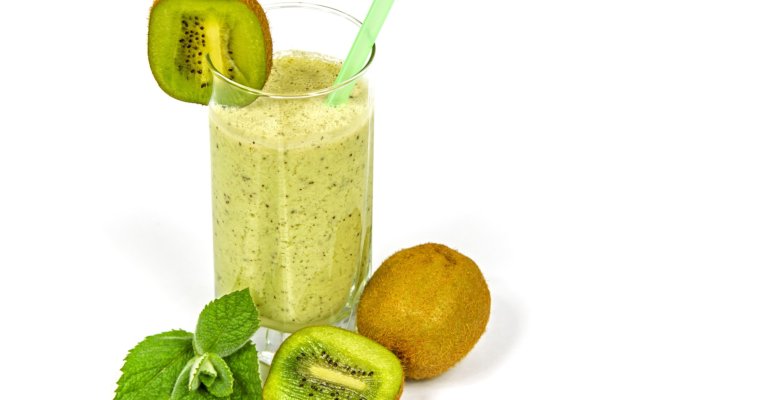 Avocado and Kiwi Breakfast Smoothie