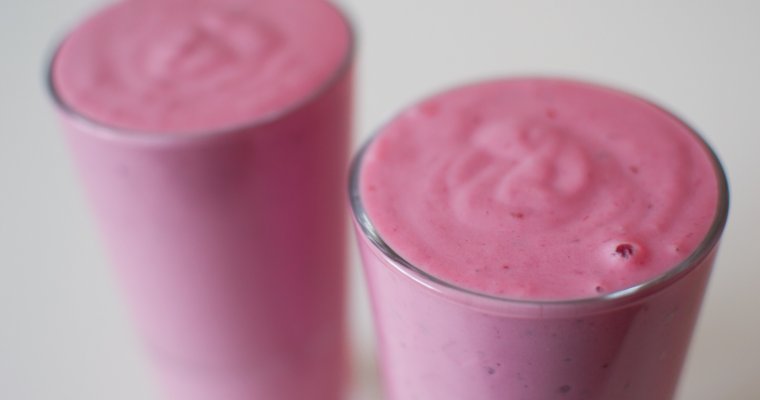 BERRY PROBIOTIC SMOOTHIE TO EASE CONSTIPATION