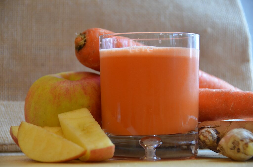 carrot apple coconut smoothie for acne