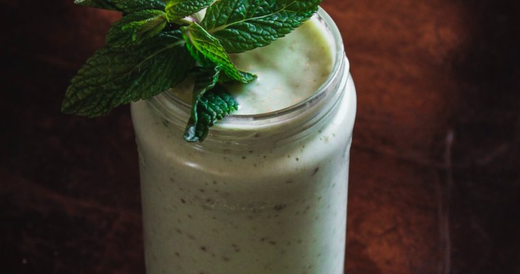 Creamy Coconut, Avocado and Hemp Smoothie for Energy