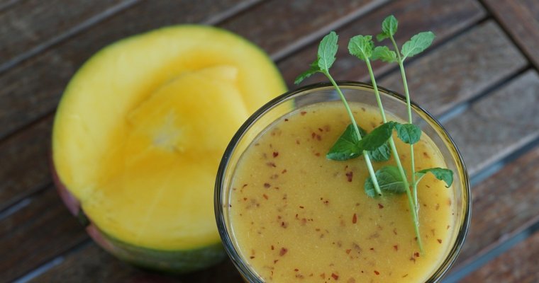 Mango and Kiwi Smoothie for Constipation Relief