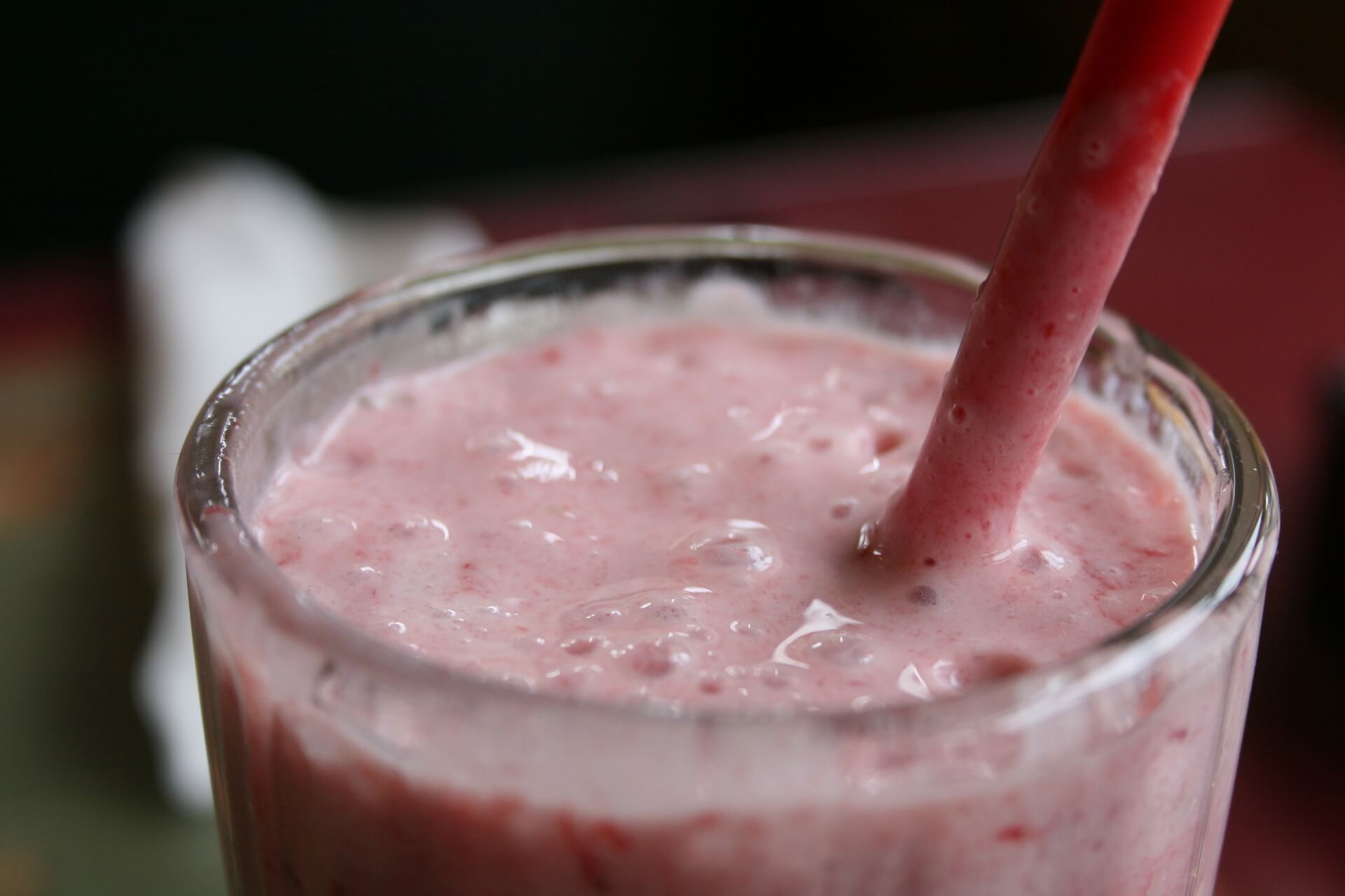 pomegranate and yogurt smoothie for acne