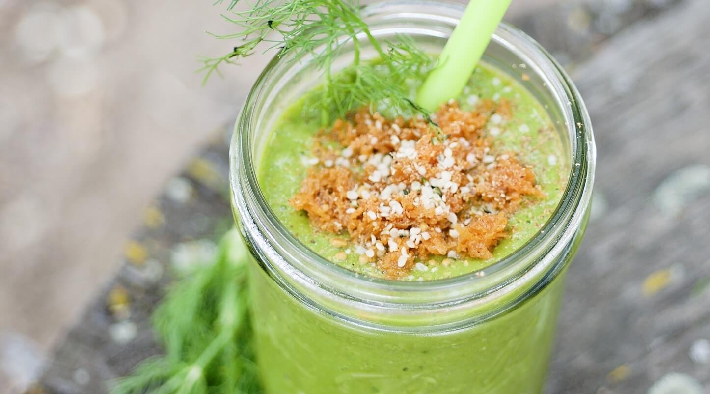 spinach and spirulina smoothie for acne
