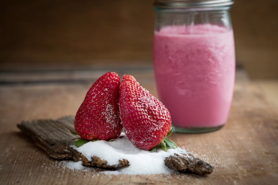 strawberry and blackberry breakfast smoothie