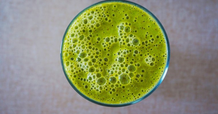 Detox with a Glowing Green Smoothie