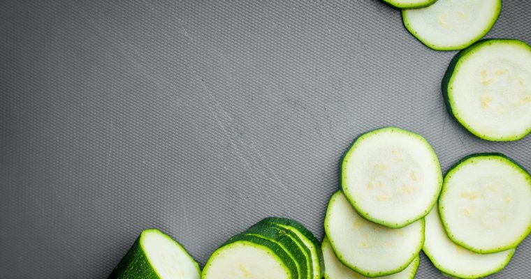 Dehydrating Zucchini for Zucchini Powder and Flour