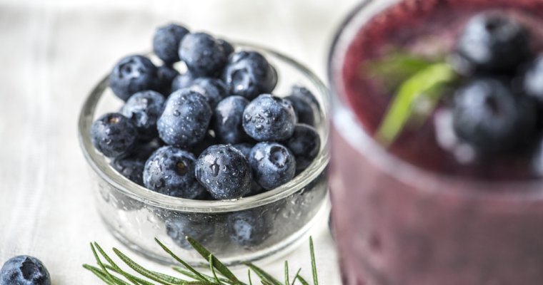 Blueberry Green Tea Smoothie for Energy