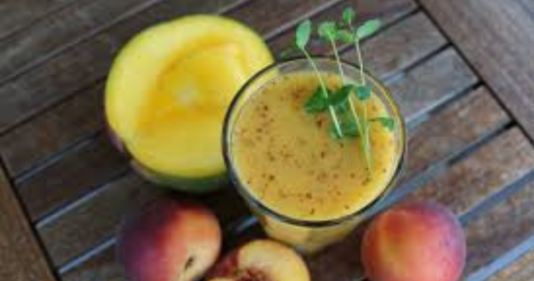 Mango and Peach Detox Smoothie