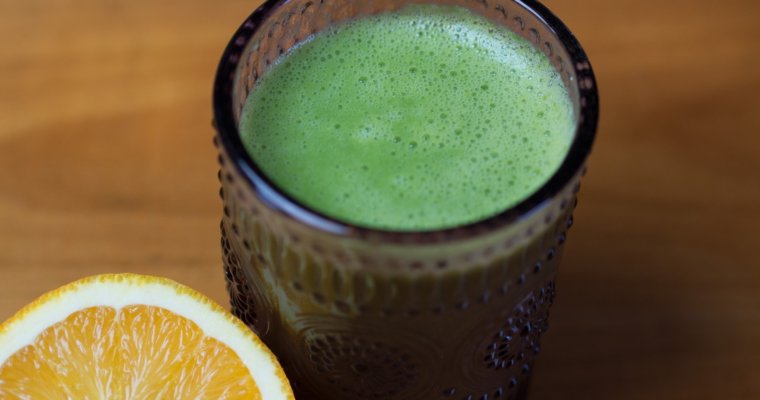 Mango and Orange Green Smoothie for Energy