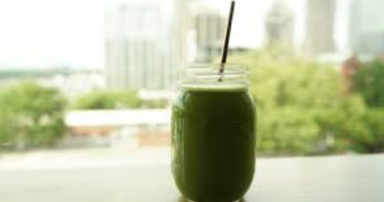 Matcha Apple Pie Smoothie for Acne Free Glowing Skin