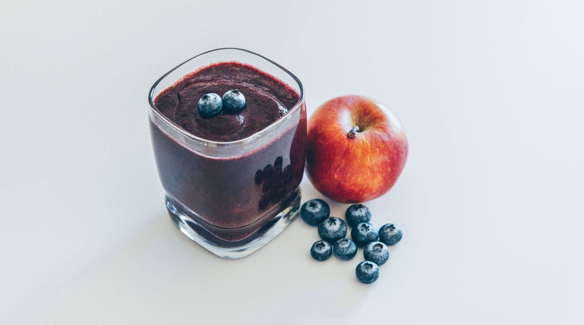 apple blueberry smoothie for energy