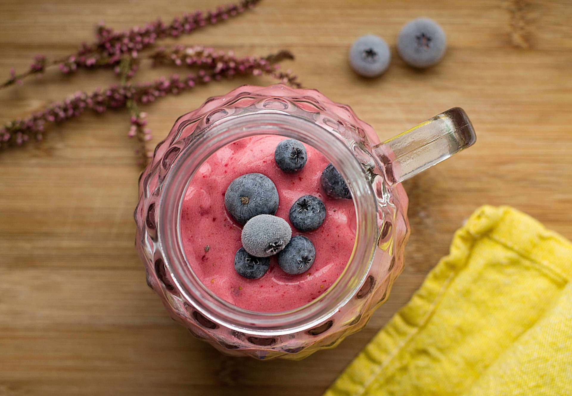 mixed berries and banana energy smoothie