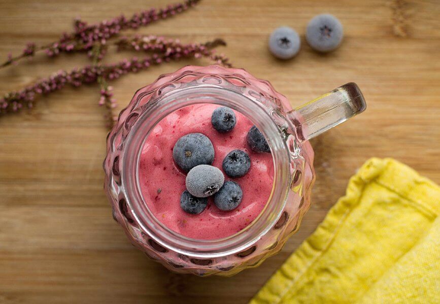 mixed berries and banana energy smoothie