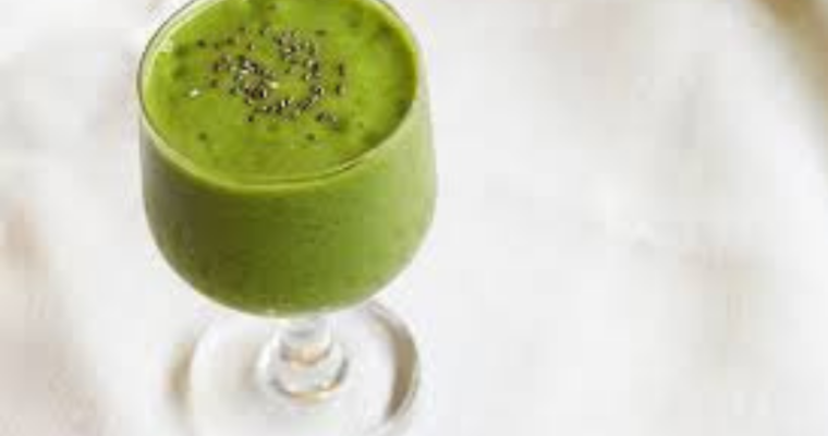 Broccoli and Pineapple Detox Smoothie