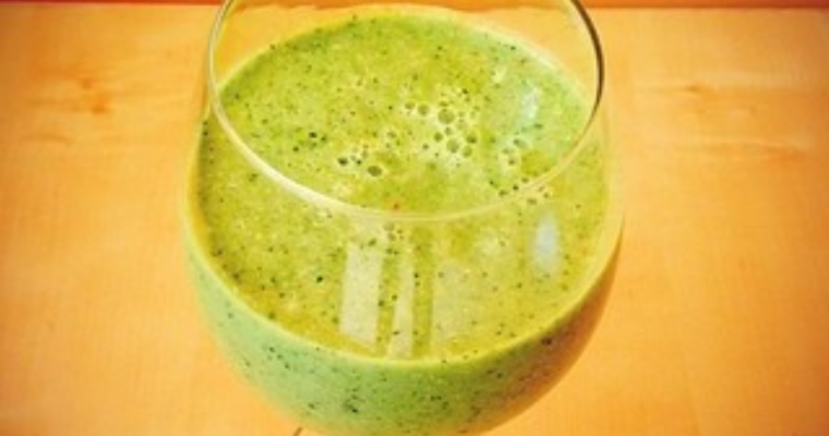 Celery and Cucumber Breakfast Smoothie