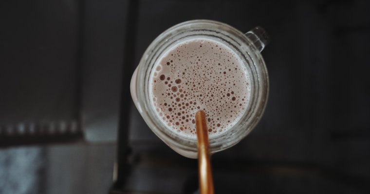 Energy Smoothie with Cacao and Dates