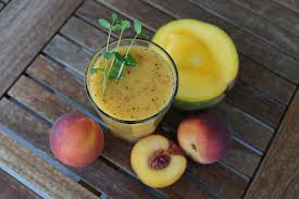 mango and peach smoothie for inflammation and joint pain