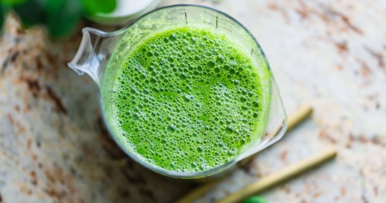 Green Detox Smoothie | Toxin Cleansing Blast