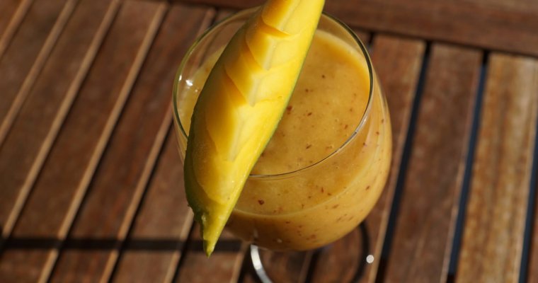 Mango and Pineapple Smoothie for Inflammation