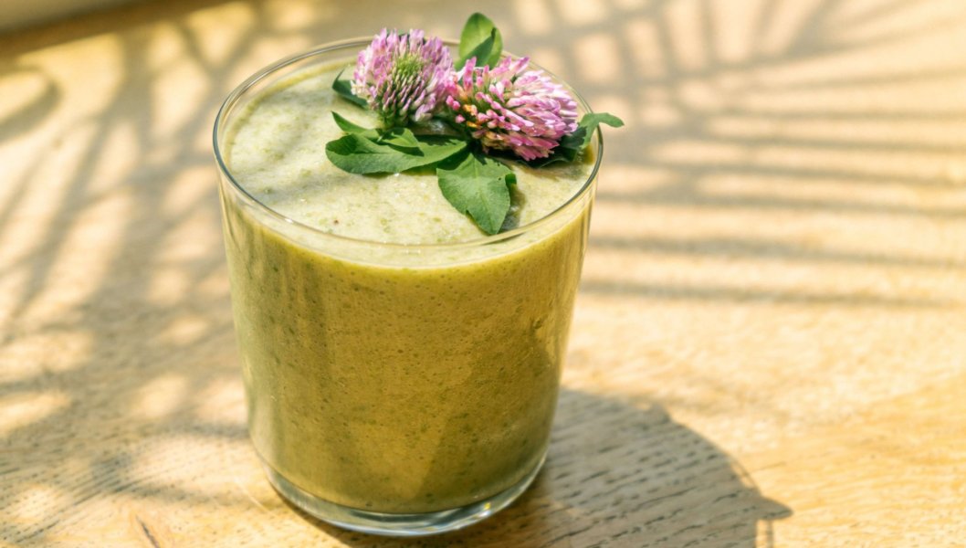 pineapple spinach detox smoothie