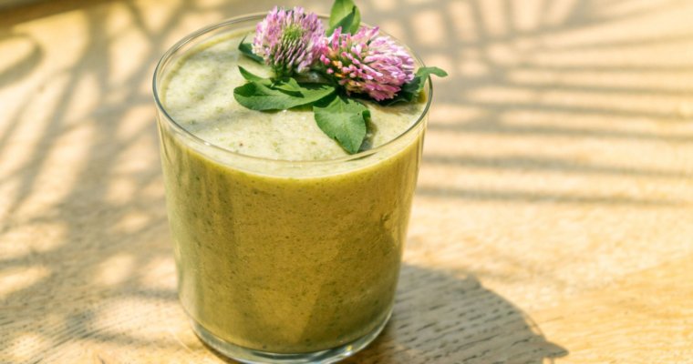 Pineapple and Spinach Detox Smoothie