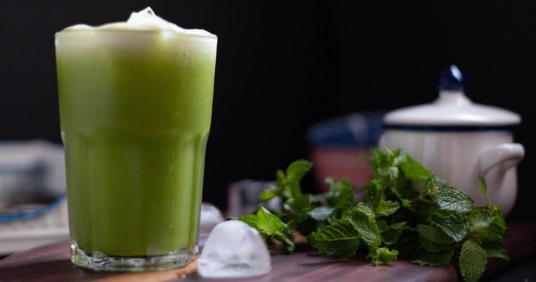 Tropical Green Breakfast Smoothie