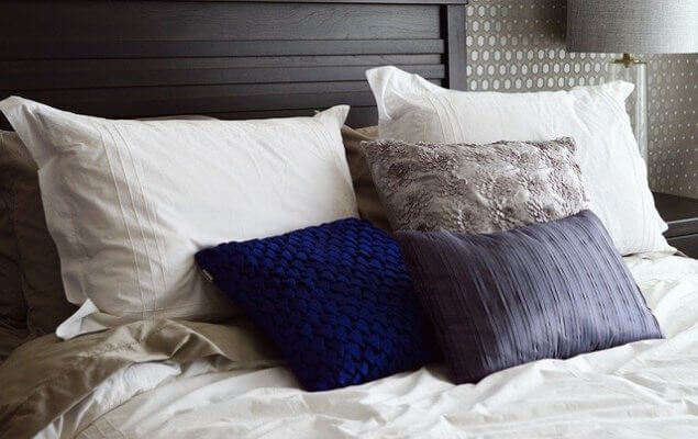 how to clean your pillows