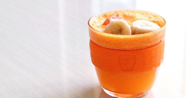 Detoxifying Apple Carrot Smoothie