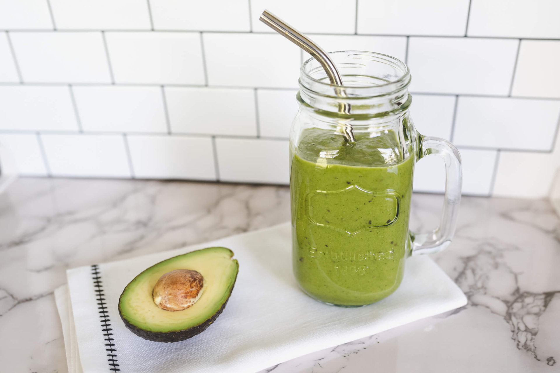 HEALTHY BREAKFAST SMOOTHIE – THE GREEN ZINGER