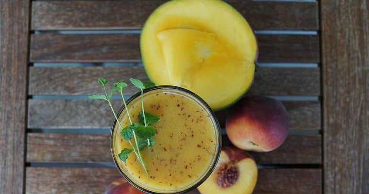 Mango Pina Colada Smoothie to Fight Acne