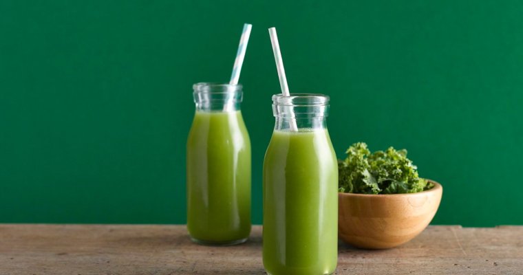 Sweet Kale Smoothie for Clear Skin – Acne