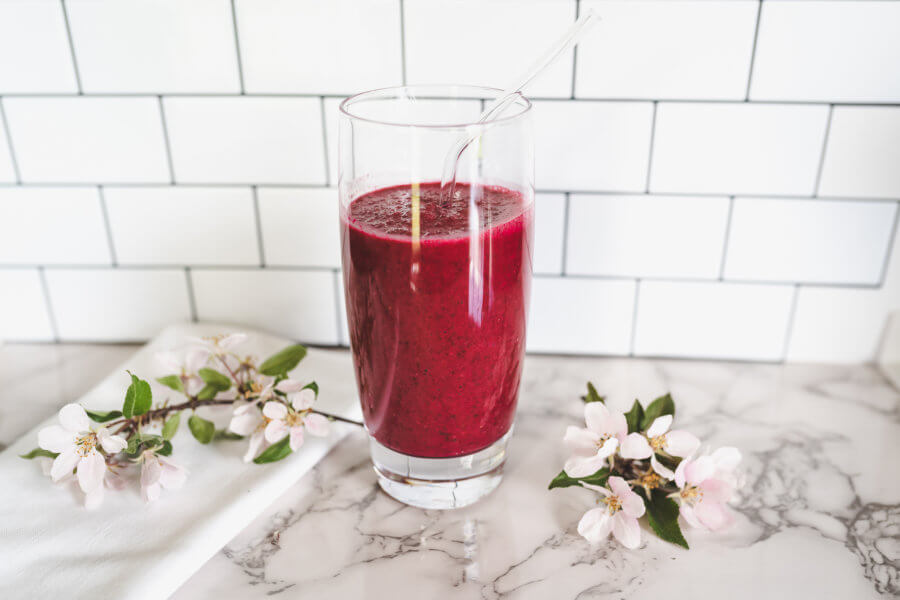 anti-inflammatory smoothie with beets and pineapple