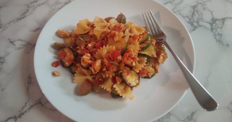 Spicy Farfalle with Chicken and Veggies Recipe