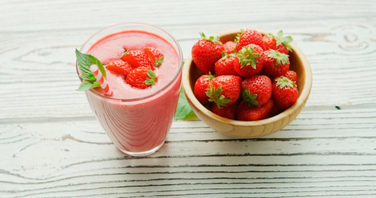 Strawberry Banana Smoothie for Constipation
