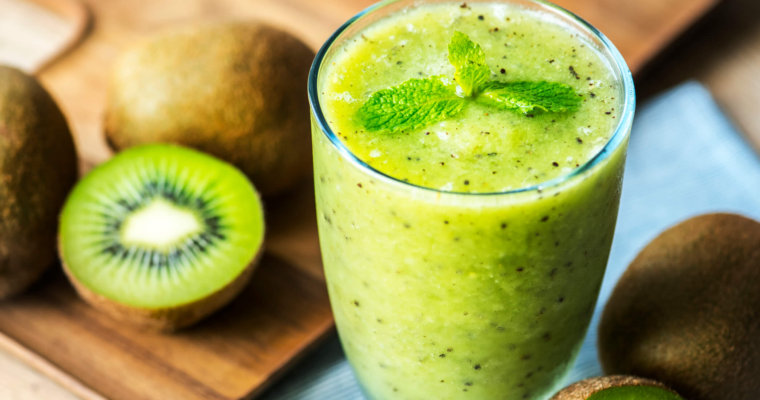 Kiwi and Mint Healthy Green Breakfast Smoothie