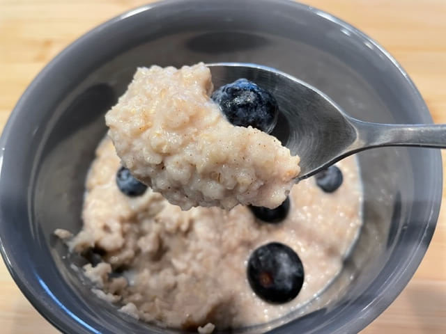 oats and cream of wheat with blueberries