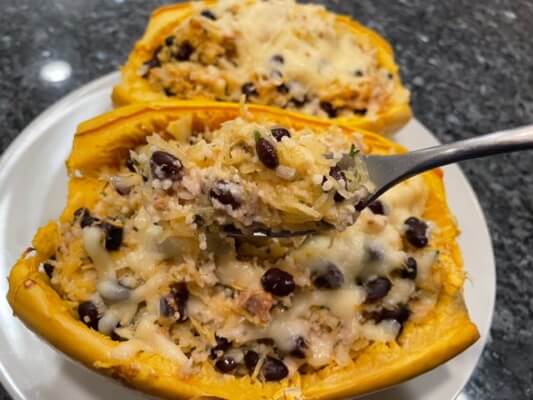 spaghetti squash boat with black beans