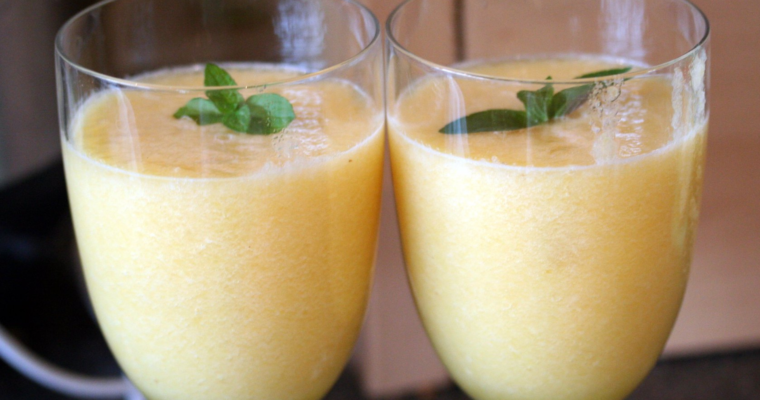Banana Pineapple Smoothie – Quick and Easy