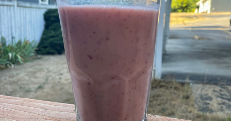 Delicious Strawberry Grape Smoothie