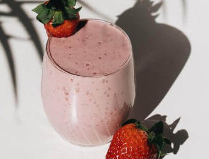 strawberry chaga breakfast smoothie - 50friendly.com