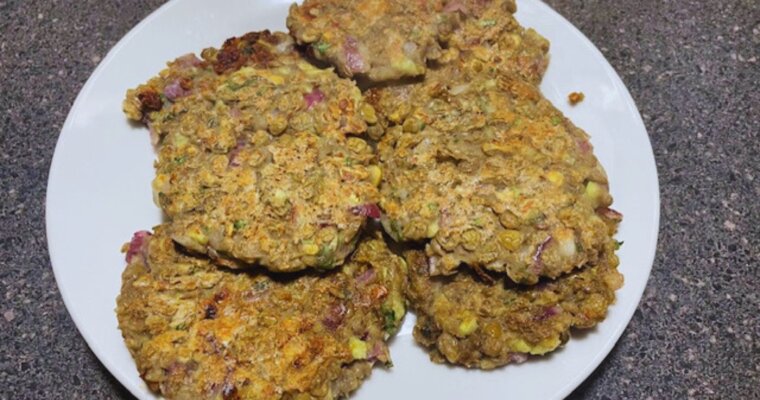Easy 6 Ingredient Lentil and Zucchini Burgers
